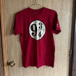 Universal Studios The Wizarding World of Harry Potter Shirt size M